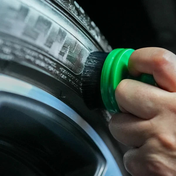 Turtle Wax, Luxury Tyre Dressing Applicator Brush, Detailing Tyre Shine Brush