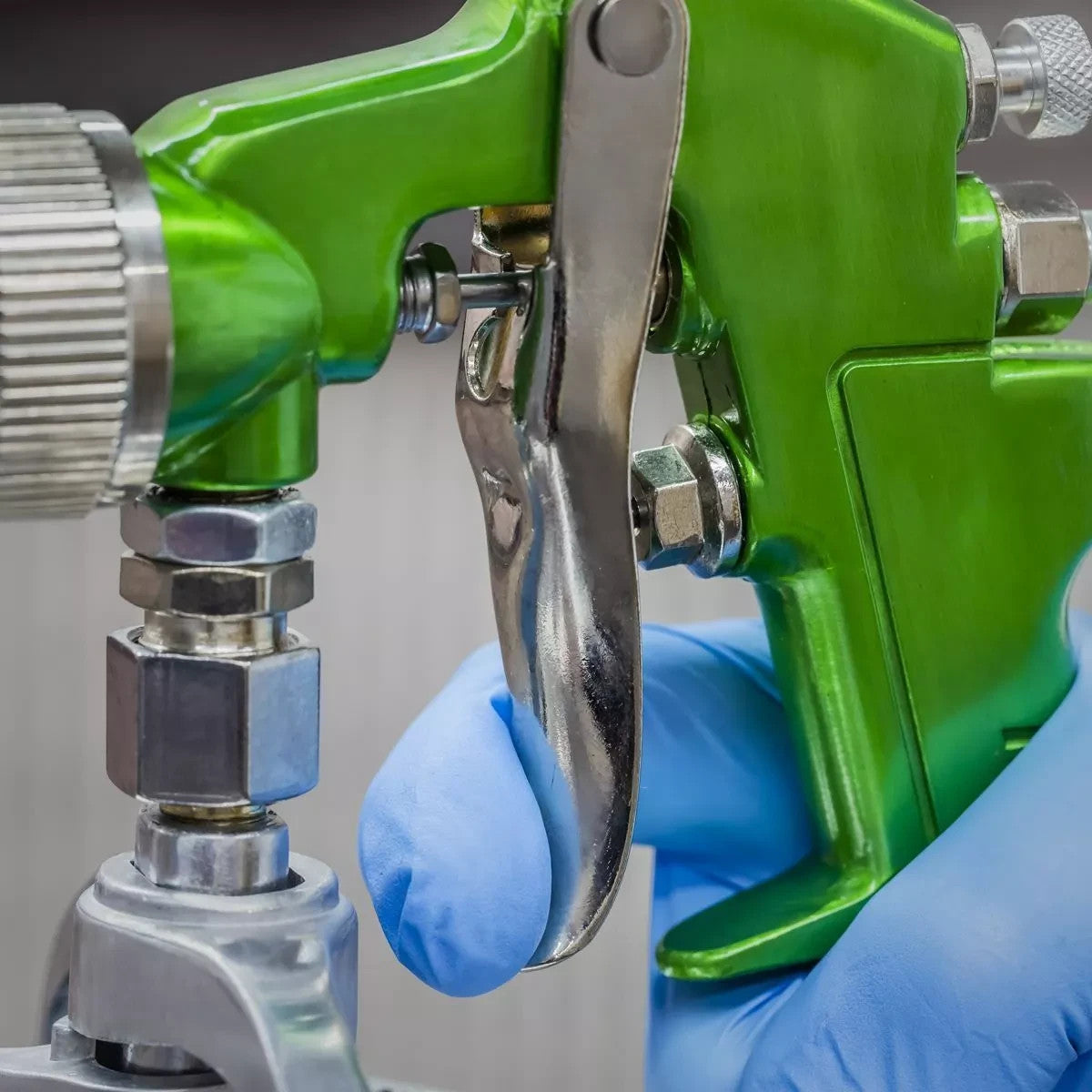 Sealey S725 Suction Feed Spray Gun 2.5mm Set-Up, 1l Feed Pot, 2 Stage Trigger