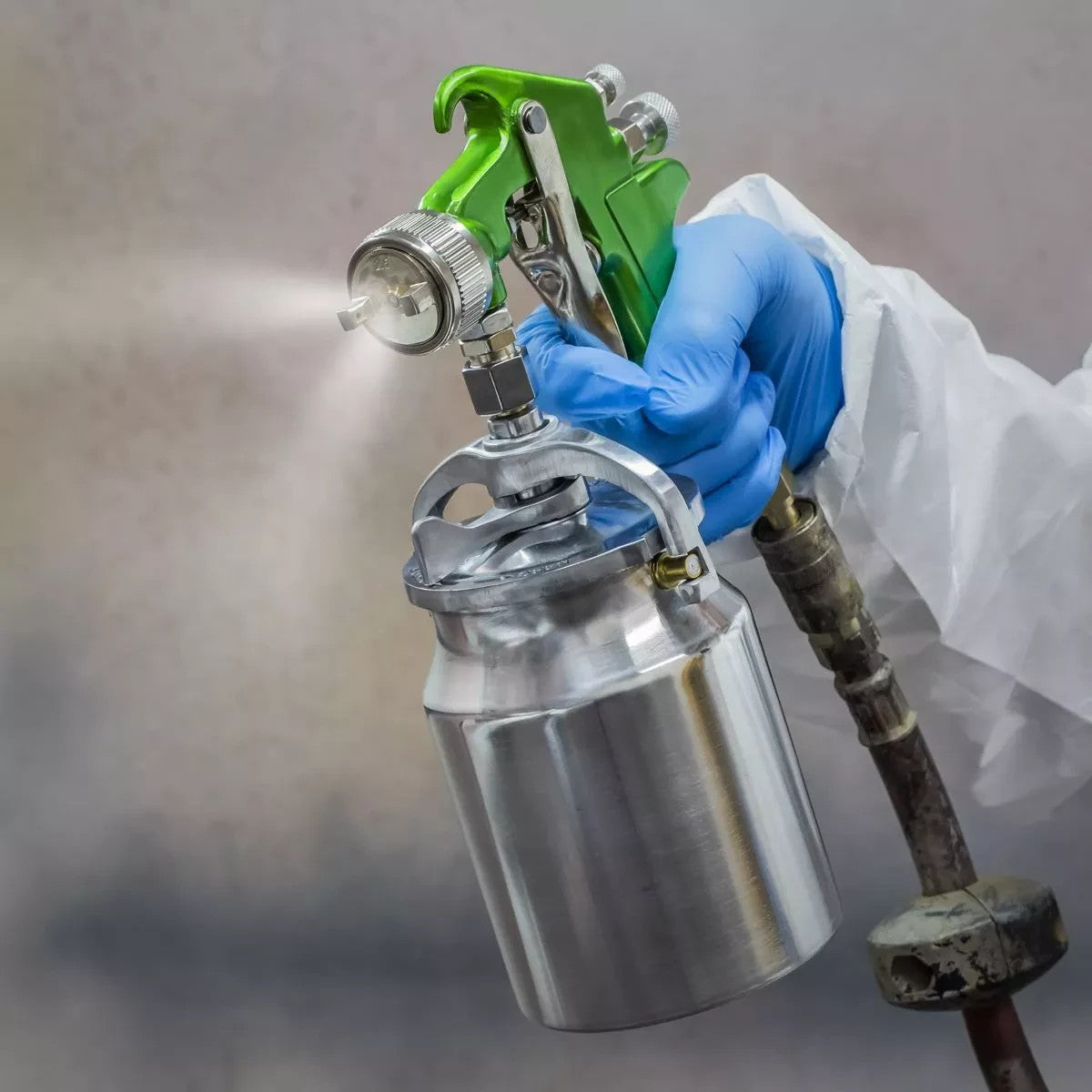 Sealey S725 Suction Feed Spray Gun 2.5mm Set-Up, 1l Feed Pot, 2 Stage Trigger