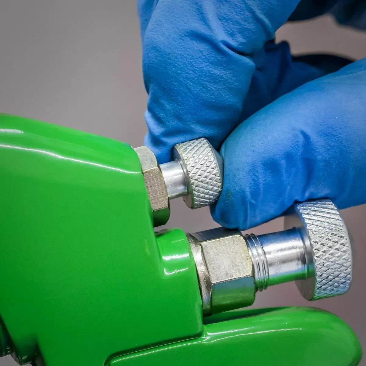 Sealey Green Gravity Feed Spray Gun 1.7mm Set-Up Automotive Car Refinishing