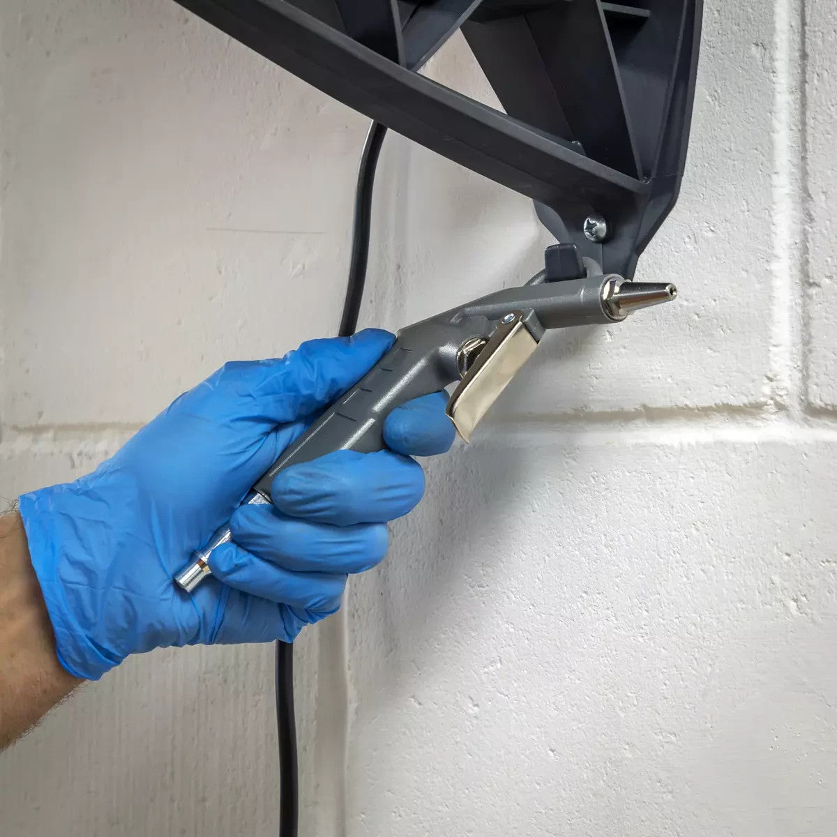 Sealey Wall Mounting Oil Free Air Compressor 1.5hp with 7m Retractable Hose Reel