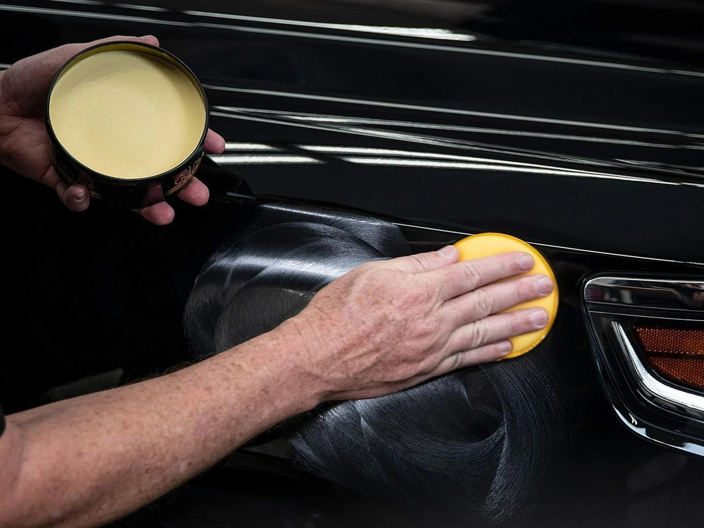 Meguiar's Gold Class Carnauba Plus Premium Paste Wax and Polisihing Pad- 311g