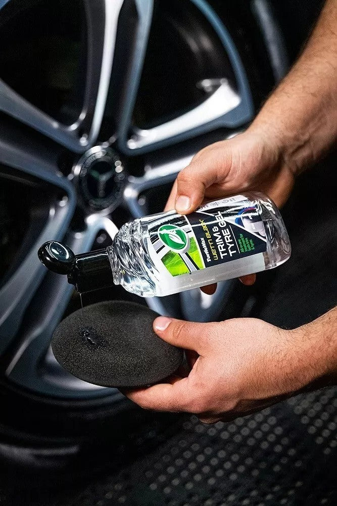 Turtle Wax 53144 Wet N Black Trim & Tyre Gel All In One Treatment 300Ml