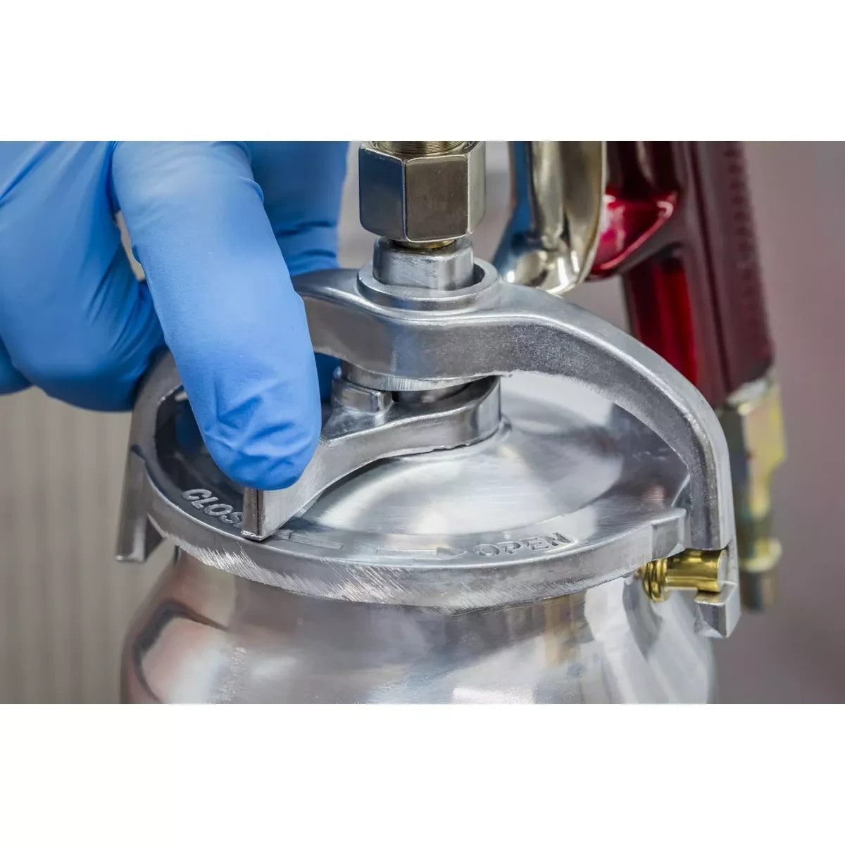 Sealey Green Gravity Feed Spray Gun 1.7mm Set-Up Automotive Car Refinishing