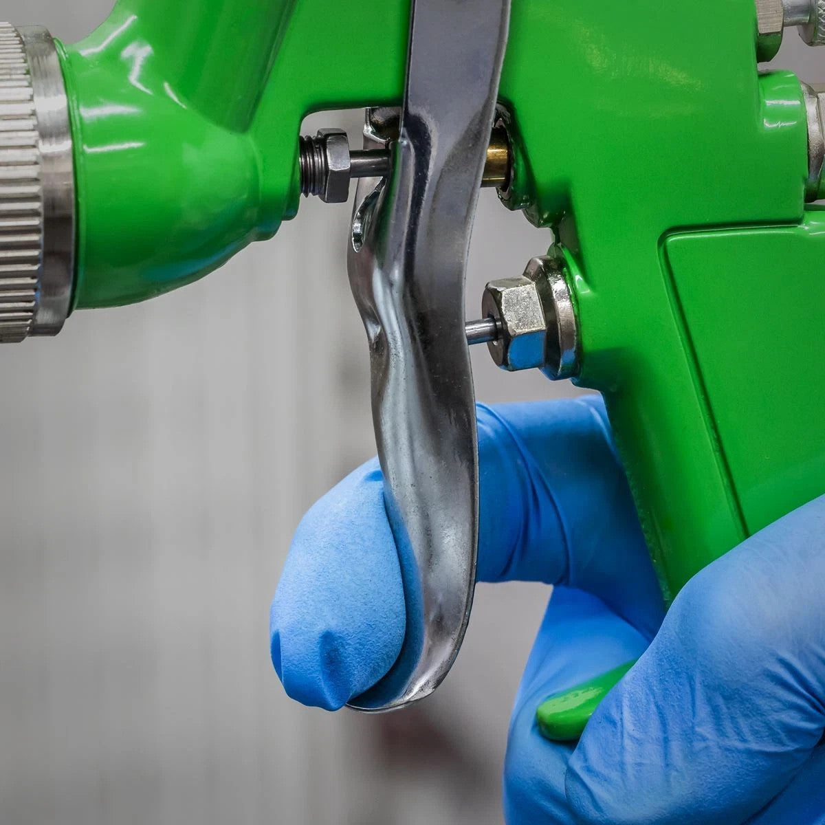 Sealey Green Gravity Feed Spray Gun 1.7mm Set-Up Automotive Car Refinishing