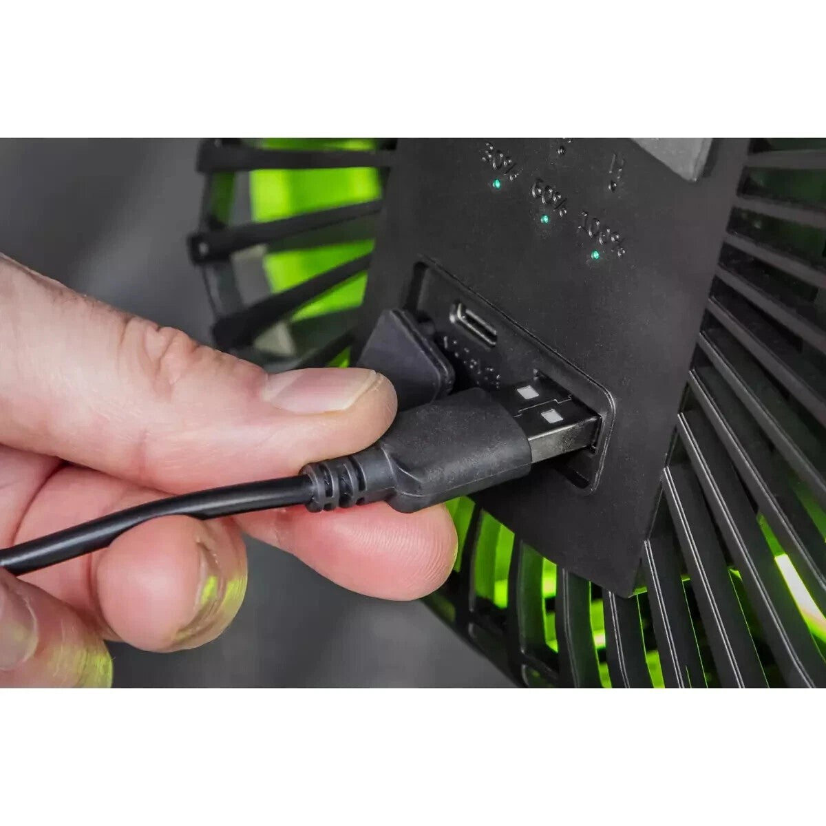 Sealey 4 Speed Portable Rechargeable 8" Clip Fan Magnectic Base LED Light,SCF8WL