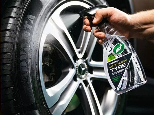 Turtle Wax Wet 'n' Black Tyre Dressing 500ml Deep Black Tyre Shine Tyre Cleaning