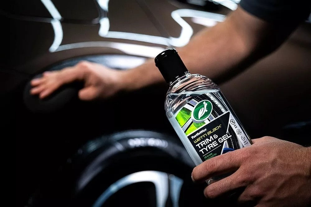 Turtle Wax 53144 Wet N Black Trim & Tyre Gel All In One Treatment 300Ml